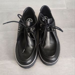 Wishbone Genuine Leather Laced Loader